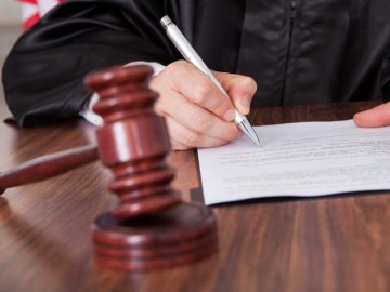 Луцького екс-майора поліції, якого зловили п'яним  за кермом, поновили на посаді