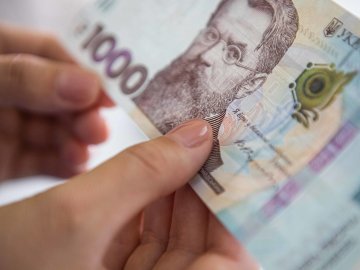 Розповіли, коли «ковідну тисячу» отримають українці без застосунку «Дія» та банківських карток