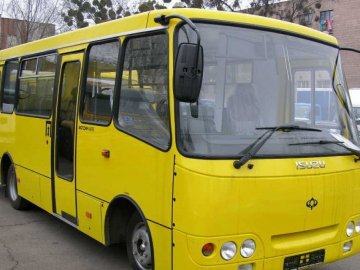 У Луцьку на маршрут №30 замість нових автобусів виїхали «Богдани»