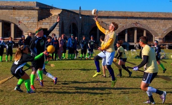 Американці захопилися улюбленою грою Гаррі Поттера. ФОТО. ВІДЕО