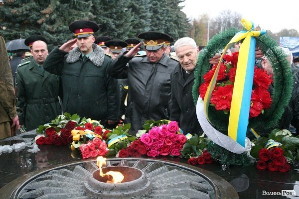 У Луцьку відкрили пам'ятний знак жертвам концтаборів. ФОТО