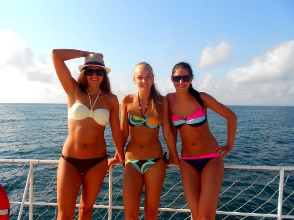 Волинські спортсменки-красуні на пляжі. ФОТО