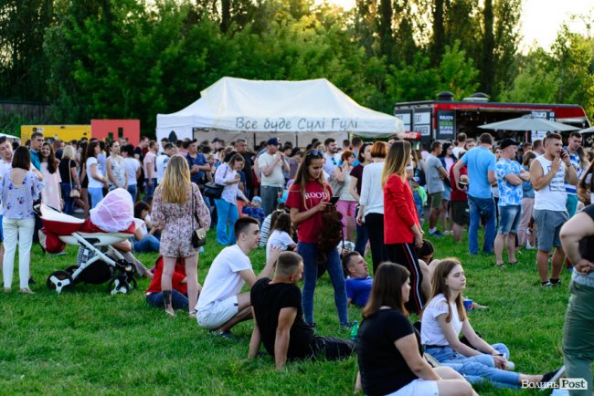 Казали «гречка», але підспівували: як у Луцьку минув безкоштовний концерт «Океану Ельзи». ФОТО 