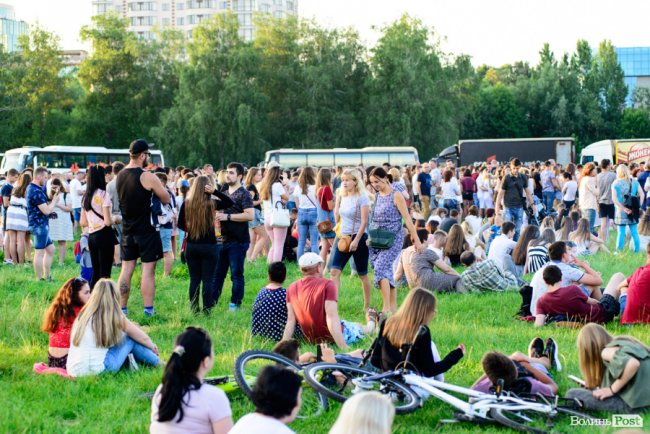 Казали «гречка», але підспівували: як у Луцьку минув безкоштовний концерт «Океану Ельзи». ФОТО 