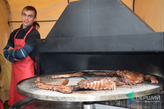 Дощ, холод і ріки пива: у Луцьку триває фестиваль. ФОТО