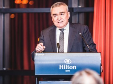 Відоме прізвище керівника Наглядової ради ПриватБанку