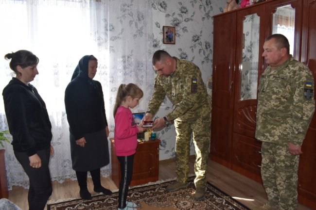 На Волині рідним полеглих Героїв вручили їхні посмертні ордени