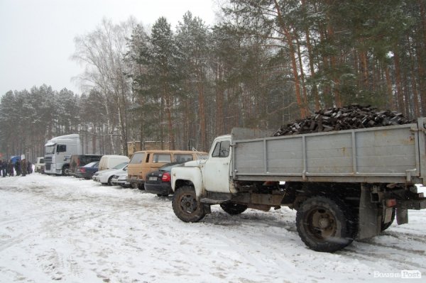 На Волині люди перекрили міжнародну трасу. ФОТО