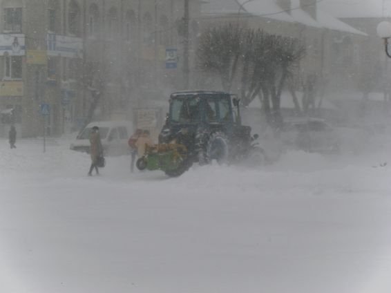 У боротьбі зі снігом Ковель поділили на сектори. ФОТО