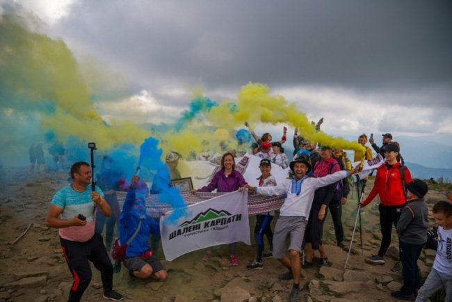 Волиняни встановили новий рекорд України на вершині Говерли. ФОТО