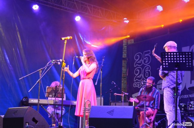 Злива і витончена музика: перший день фестивалю джазу у Луцьку. ФОТО