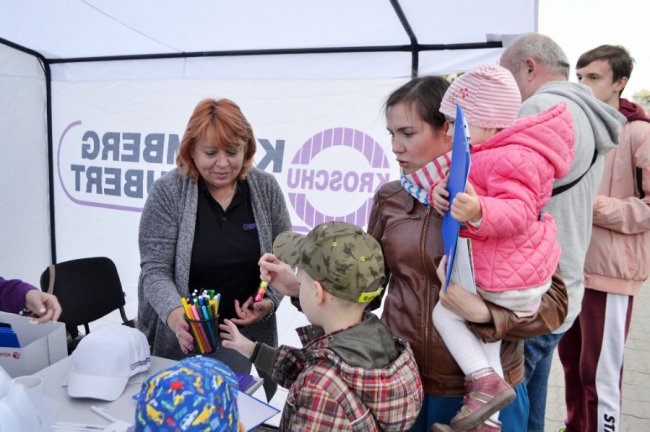 «Набираємо обертів»: чому працівники «Кромберг енд Шуберт Україна Лу» вийшли у центр Луцька з наметом*