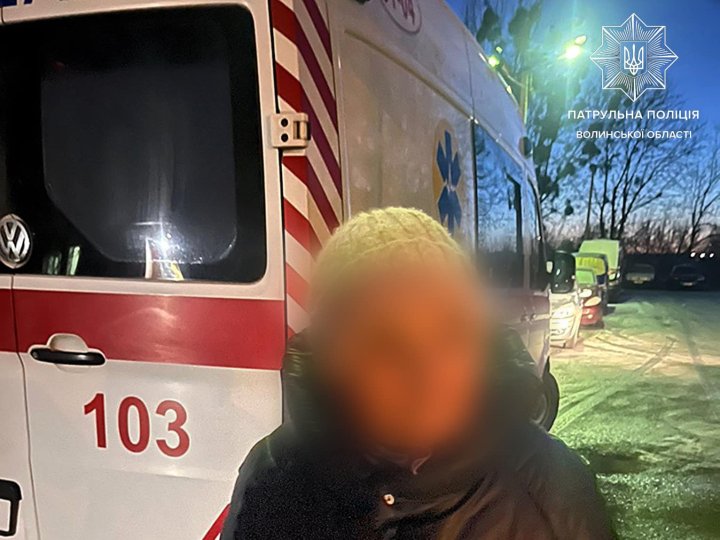 У Луцьку патрульні розшукали бабусю, яка заблукала