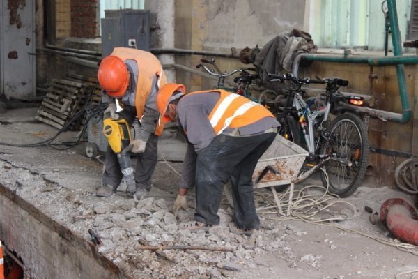 У Луцьку ремонтують тролейбусне депо. ФОТО