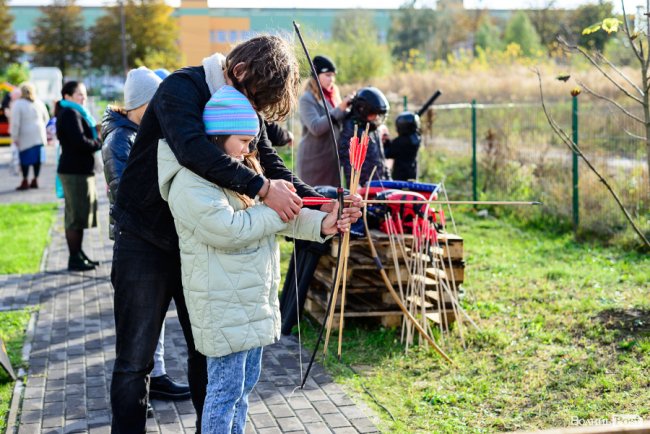 Яскраво, весело і смачно: на «Юпітері» відсвяткували День доброго сусіда. ФОТОРЕПОРТАЖ*