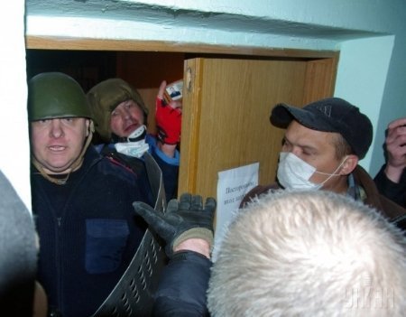 У Горлівці трощили «міліцію». ФОТО