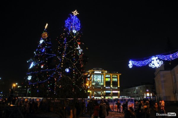 У Луцьку засяяла головна ялинка