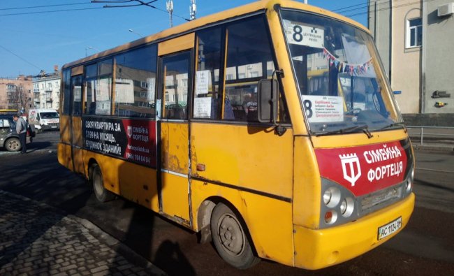 У Луцьку на площі Возз’єднання  – потрійна аварія. ФОТО