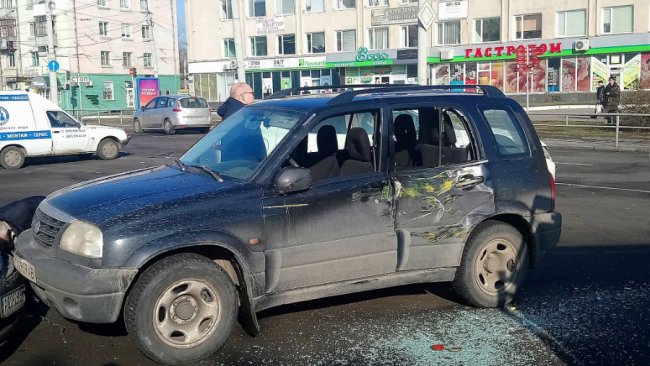 У Луцьку на площі Возз’єднання  – потрійна аварія. ФОТО