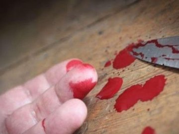 Лучанин хотів собі порізати вени у сервісному центрі МВС