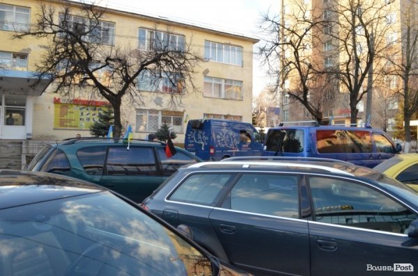 Автомайдан навідався до волинських нардепів. ФОТО. ВІДЕО