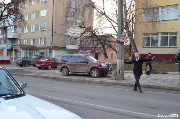 Автомайдан навідався до волинських нардепів. ФОТО. ВІДЕО