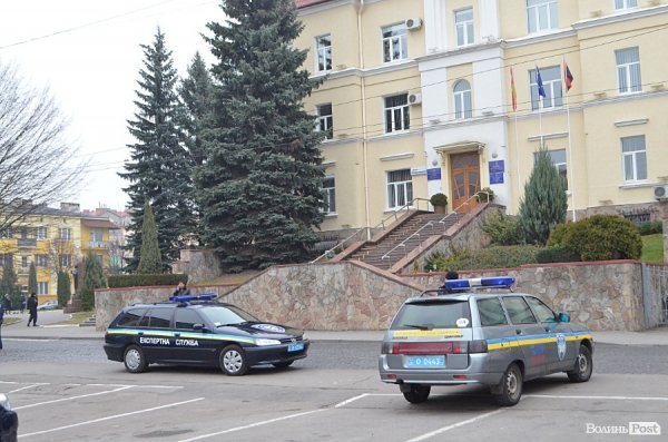 Повідомили про замінування луцької мерії. ФОТО. ДОПОВНЕНО