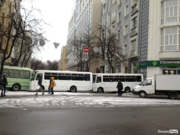«Беркут», «вольєр» регіоналів і загони самооборони. НОТАТКИ ОЧЕВИДЦЯ.  ФОТО. ВІДЕО
