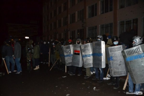 Активісти покинули управління міліції у Луцьку. ФОТО