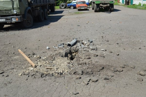 Бойовики з важкої техніки обстріляли овочеву базу, є загиблі. ФОТО. ВІДЕО