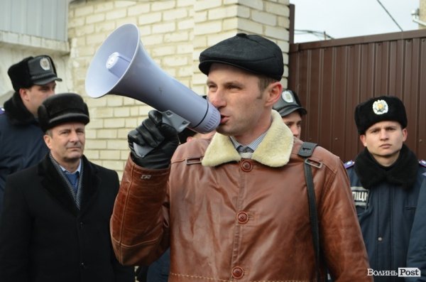 У Луцьку спалили «труну Партії регіонів». ФОТО. ВІДЕО