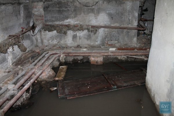 На Волині у житловому будинку затопило підвал. ФОТО