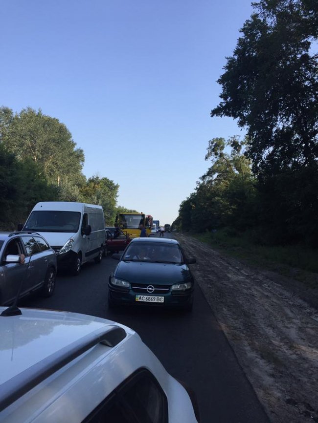 На Ковельській трасі – затор. ФОТО