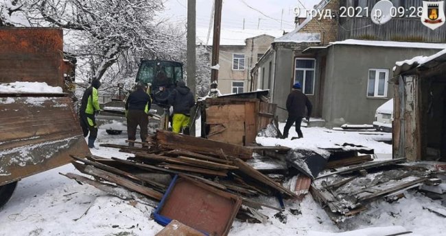 У Старому місті демонтували сараї. ФОТО