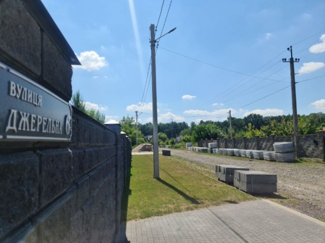 У Гаразджі ремонтують дорогу, якої не знає Google. ФОТО