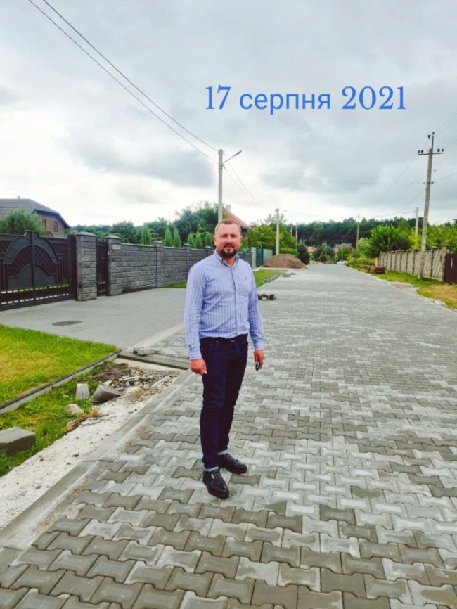 У Гаразджі ремонтують дорогу, якої не знає Google. ФОТО