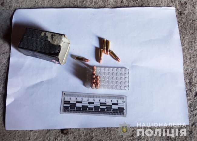 У будинку 19-річного волинянина знайшли незаконну рушницю та набої