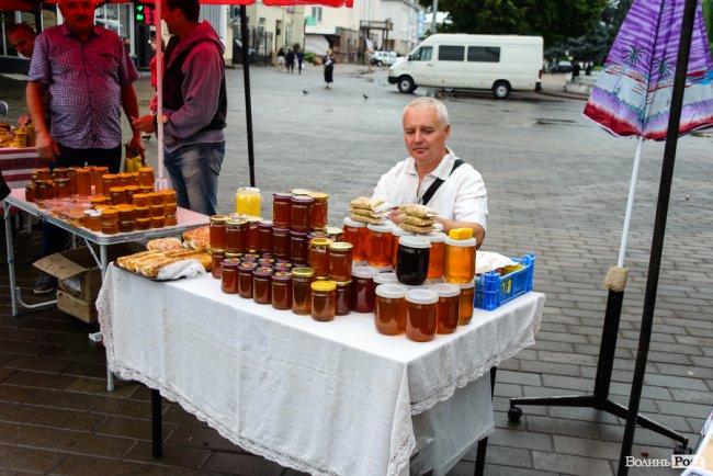 Як лучани на Маковія святили трави та мед. ФОТОРЕПОРТАЖ