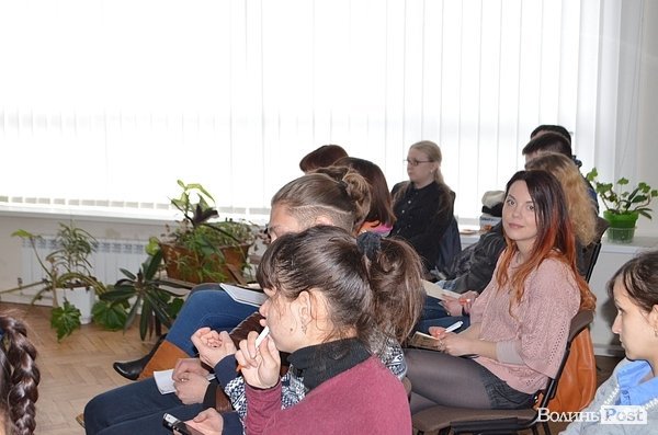 У Луцьку вчили, як креативно писати. ФОТО