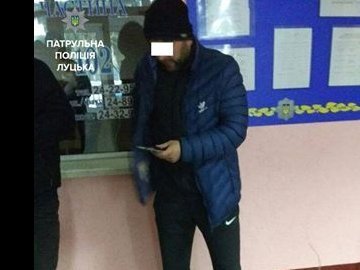 У Луцьку затримали чоловіка,  якого розшукували за корупційний злочин