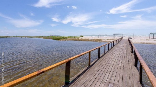Відпочинок на Азовському морі: ТОП-3 найбільш тихі курорти України