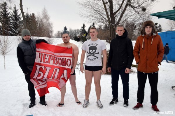 Лід, ополонка та Йорданська вода: Водохреще у Луцьку 