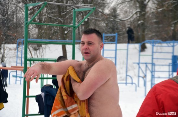 Лід, ополонка та Йорданська вода: Водохреще у Луцьку 