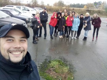 На волинському аеродромі жінок учили кермувати автівками. ФОТО