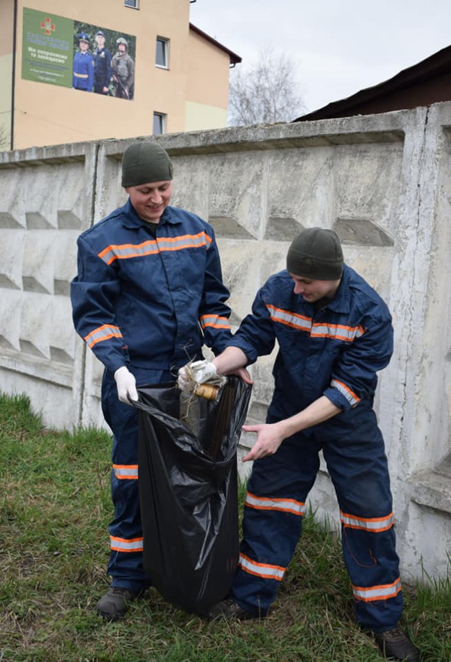 У Луцьку нацгвардійці влаштували толоку. ФОТО