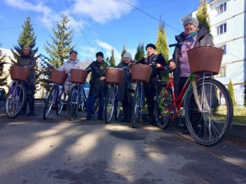 На Волині соцпрацівникам купили новенькі двоколісні