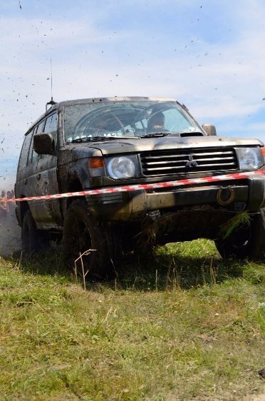 Волиняни в Хрінниках змагалися на позашляховиках. ФОТО