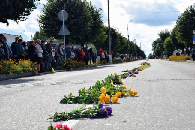 Любешівщина попрощалася із п'ятьма Героями. ФОТО
