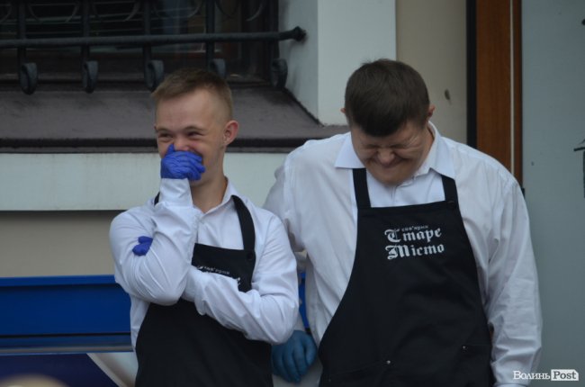 У «сонячній» кав’ярні в Луцьку започаткували власне свято, аби врятувати заклад від закриття. ФОТО