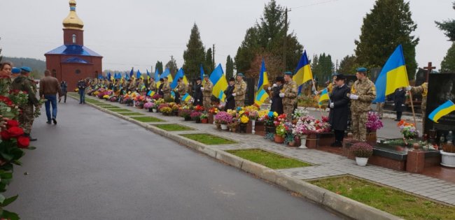 Приходжу до побратимів, - Лапін про вшанування полеглих бійців